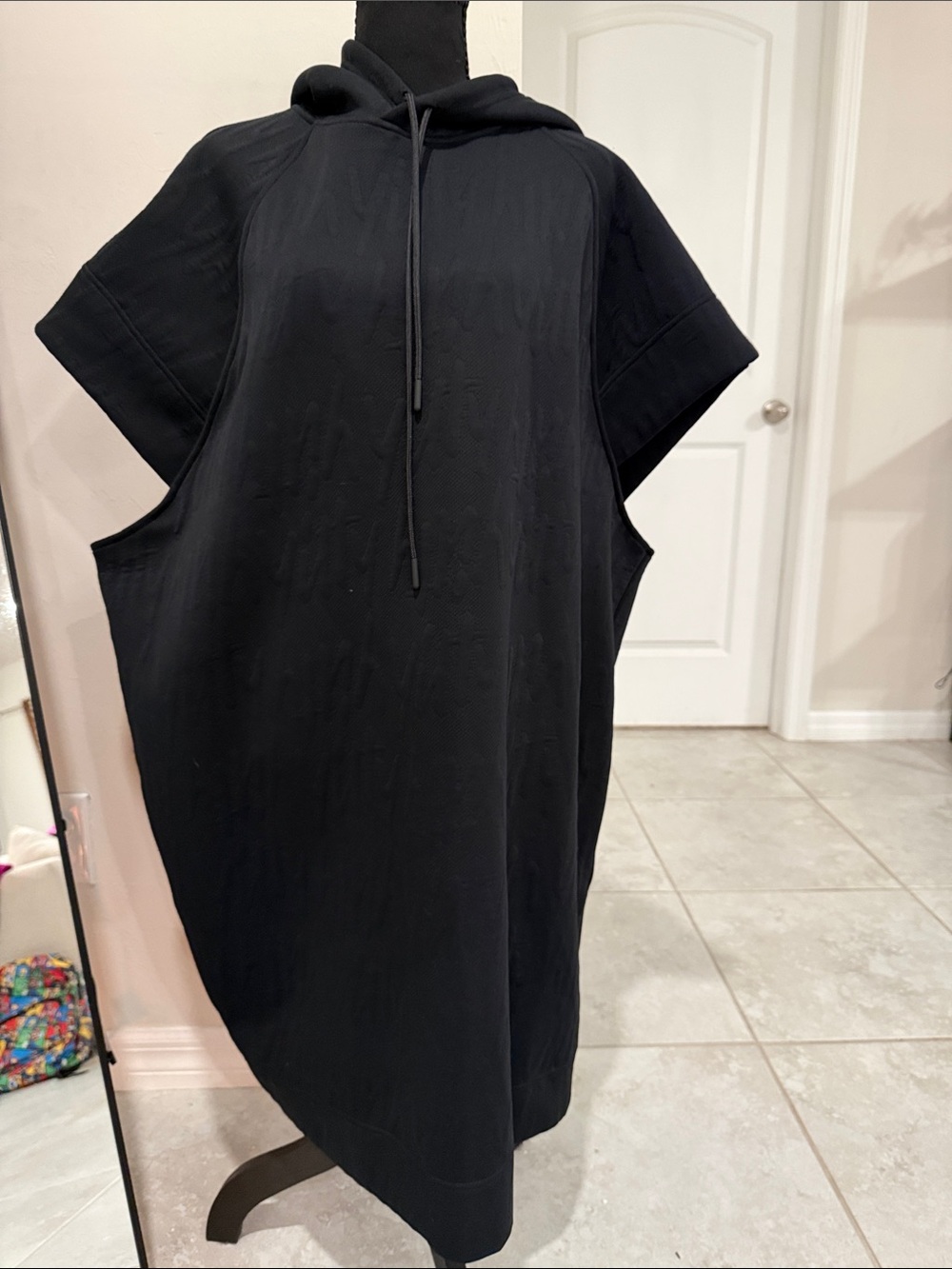 YITTY Black Logo Jacquard Hooded Open Back Dress 2X Plus Size